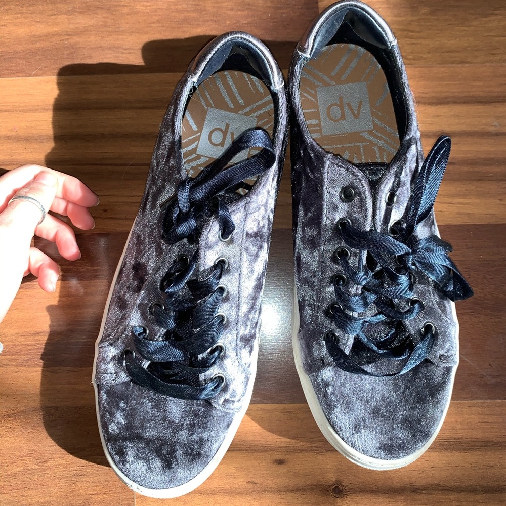 Dolce vita velvet tennie. Glistening purple color.